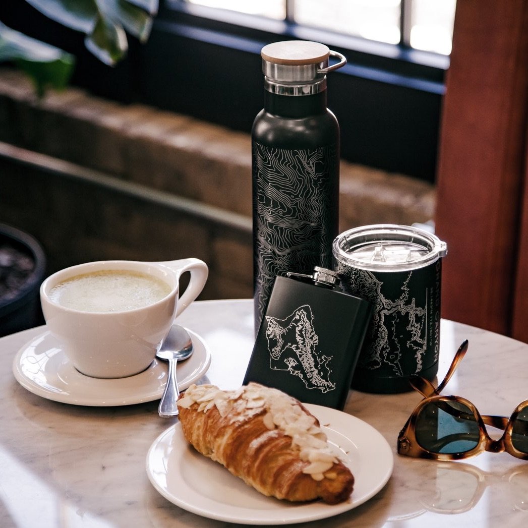 Mount Rainier - Washington Map Bottle with Bamboo Top in Matte Black